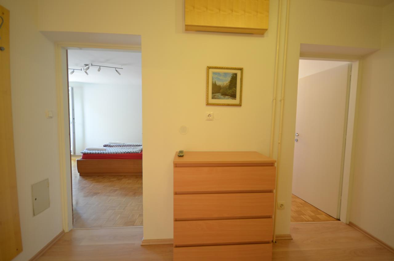 Apartment Near The Train Station Ljubljana Luaran gambar