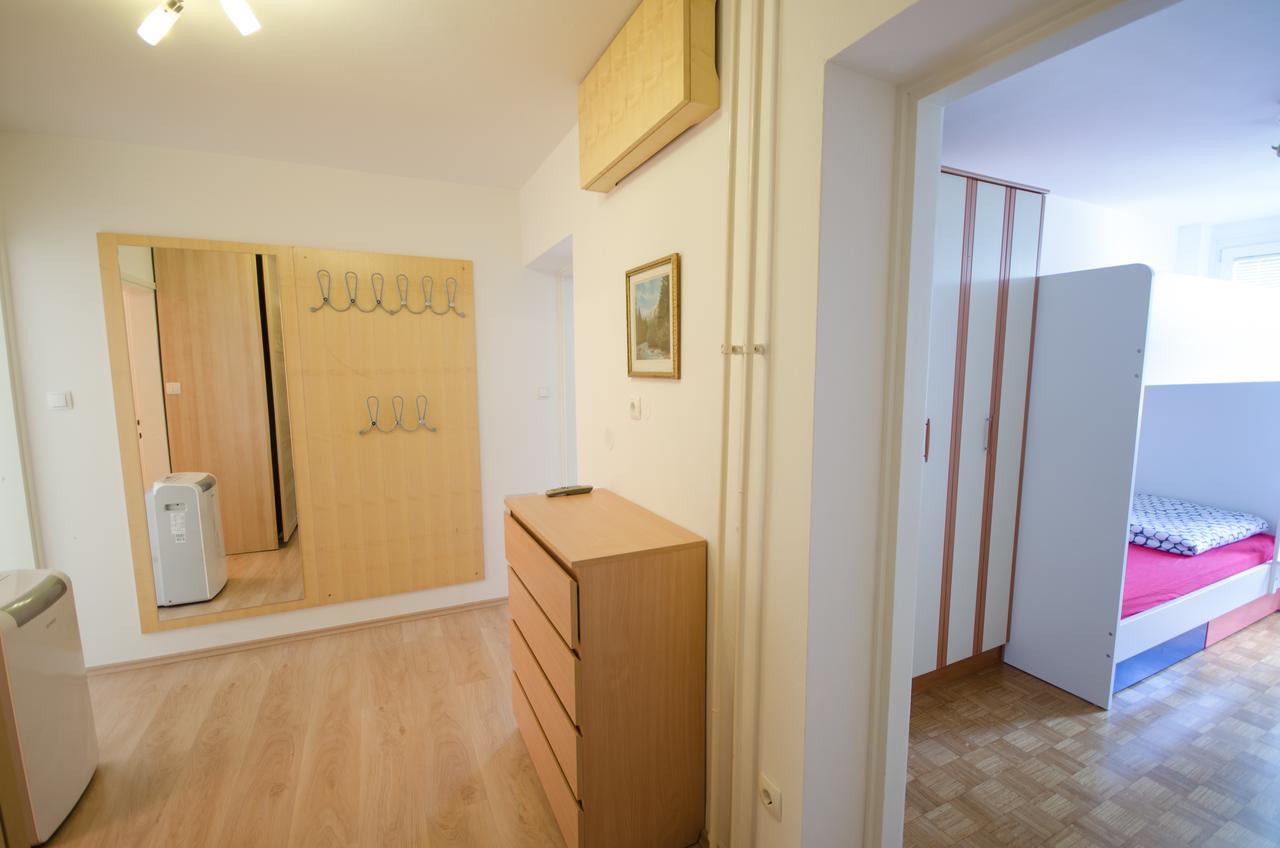Apartment Near The Train Station Ljubljana Luaran gambar
