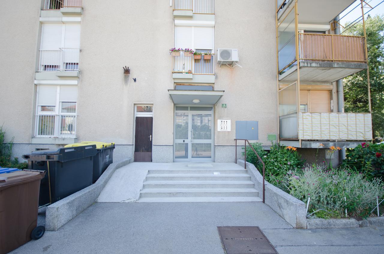 Apartment Near The Train Station Ljubljana Luaran gambar