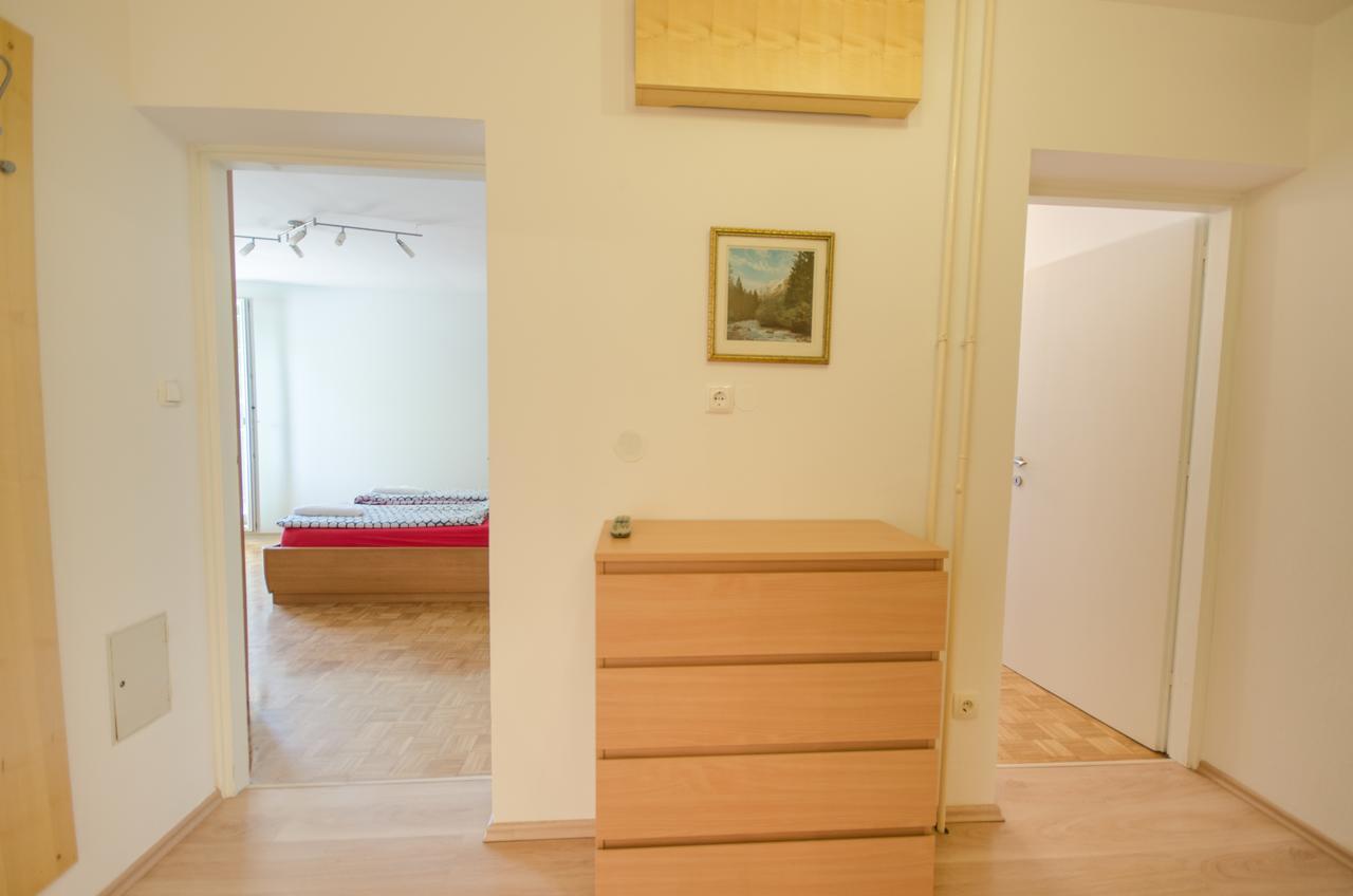 Apartment Near The Train Station Ljubljana Luaran gambar