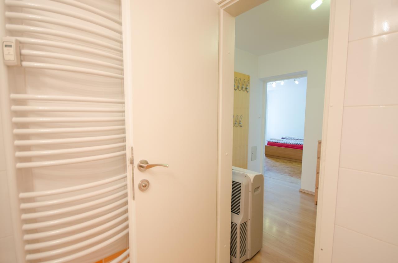 Apartment Near The Train Station Ljubljana Luaran gambar