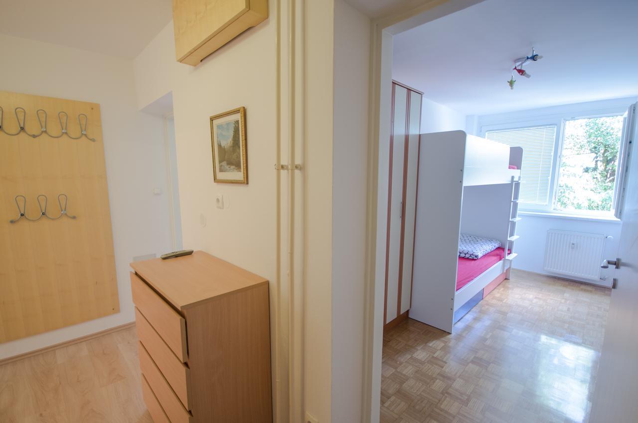Apartment Near The Train Station Ljubljana Luaran gambar