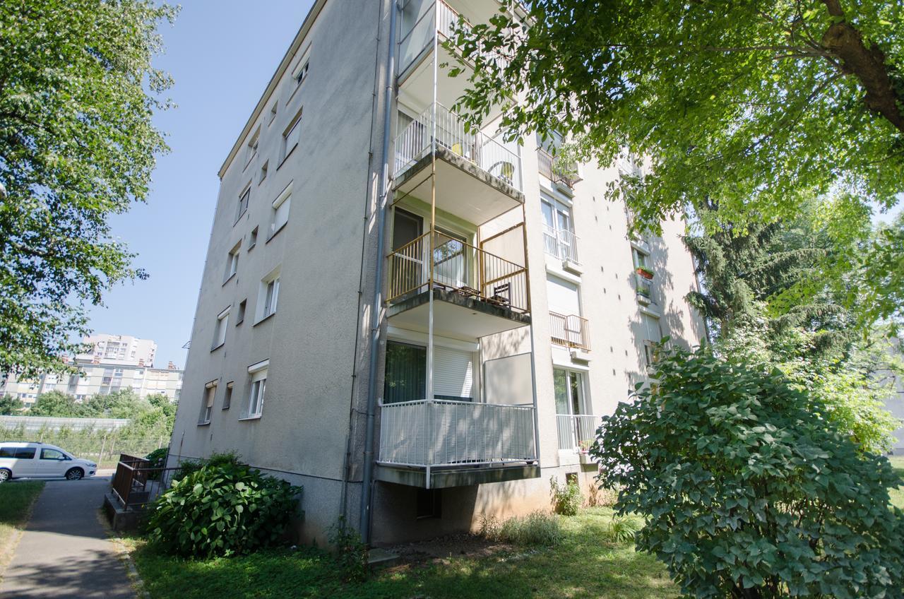 Apartment Near The Train Station Ljubljana Luaran gambar